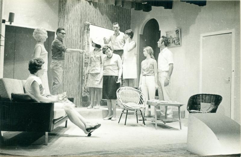 30 met v.l.n.r. Sien Aardenburg-Oenen, ---- , Jaap vd Werf, ---- , ---- , Yvonnen van t Veer, Nel Hagemeyer-van t Kaar, Nico Luttik, Wil van t Veer, Annemarie Visser, ----
